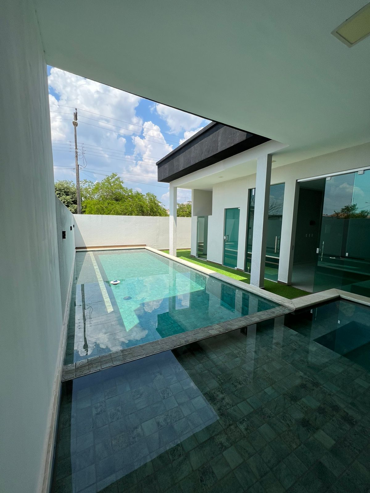 Casa à Venda no Condomínio Jequitibá