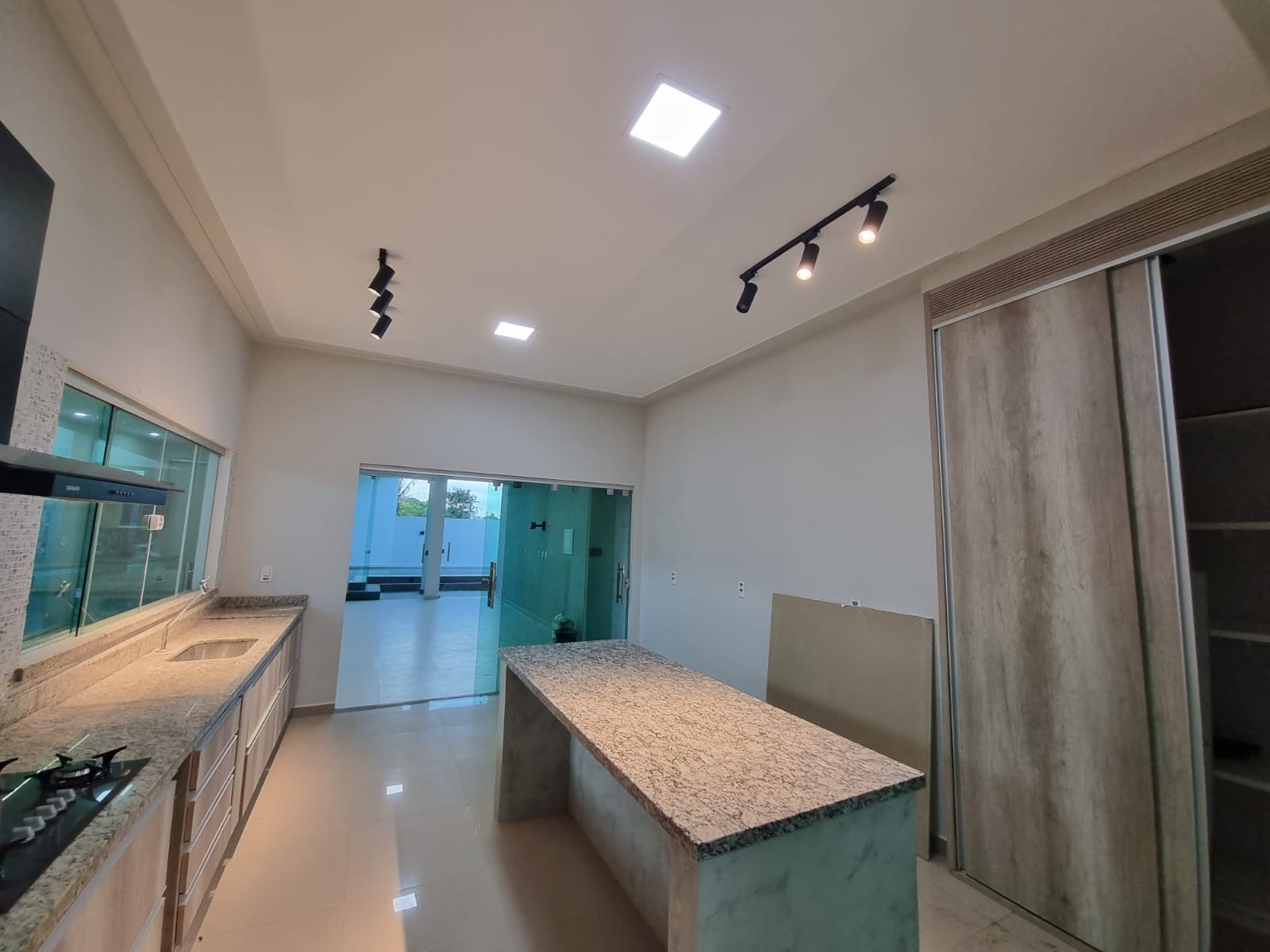 Casa à Venda no Condomínio Jequitibá