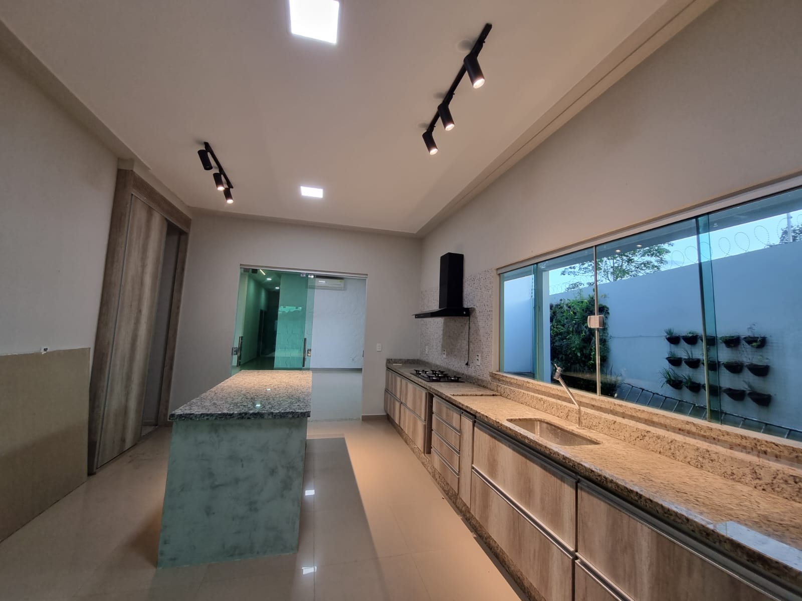 Casa à Venda no Condomínio Jequitibá