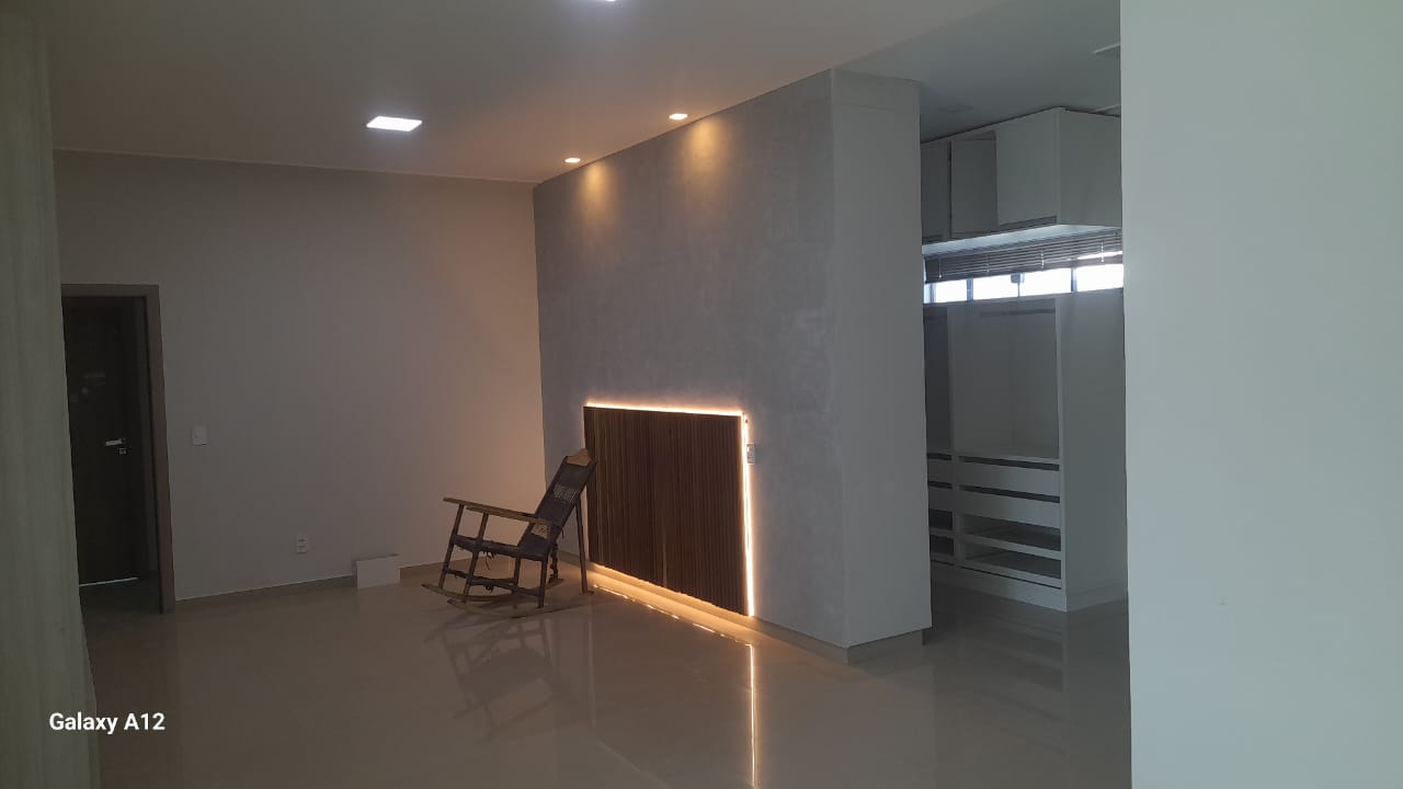 Casa à Venda no Condomínio Jequitibá
